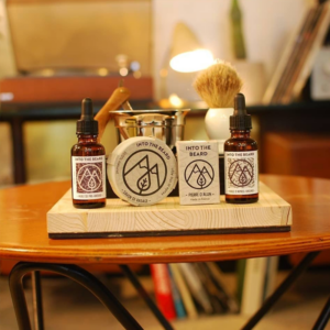 Savon de rasage naturel peau sensible pour l'entretien et le rasage de la barbe